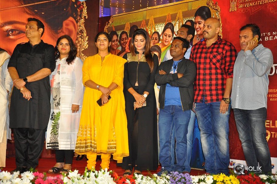 Srinivasa-Kalyanam-Team-Press-meet